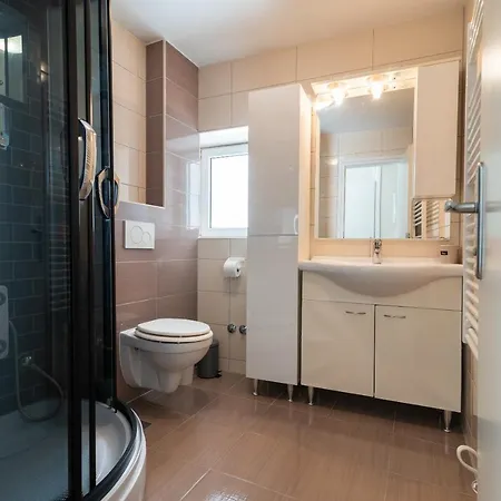 Leonarda Apartman Trogir