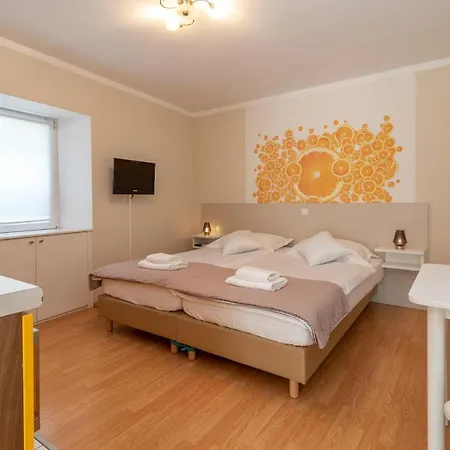 Leonarda Apartman Trogir