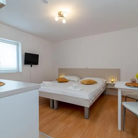 Leonarda Apartment